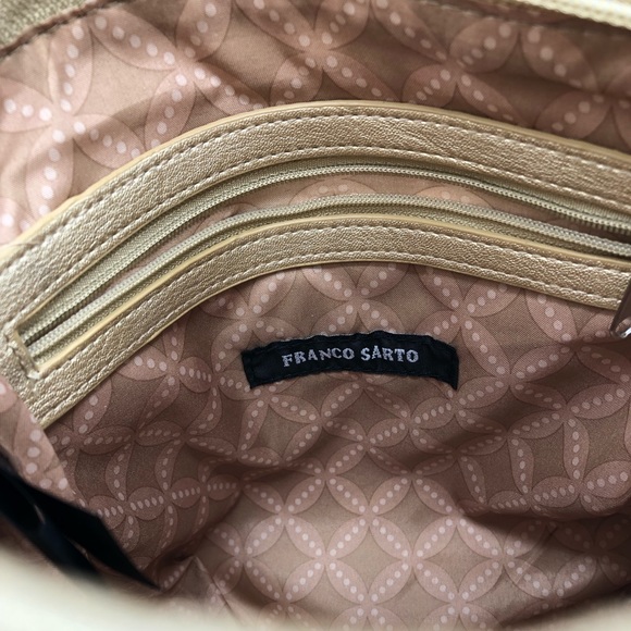FRANCO SARTO NEW MESSENGER PURSE WITH BEAUTIFUL INTERIOR & VEGAN LEATHER - Picture 3 of 16